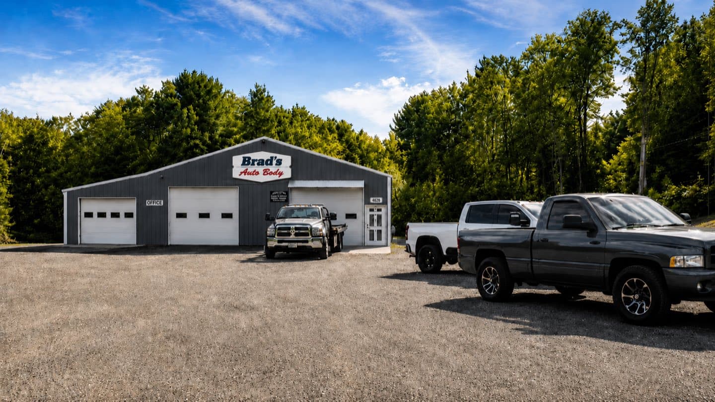Brad's Auto Body shop exterior